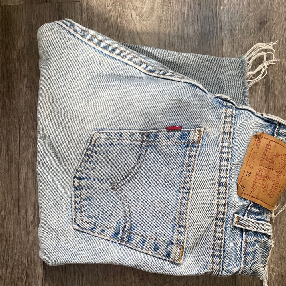 COPY - RARE Levi’s shorts!! (W 30)